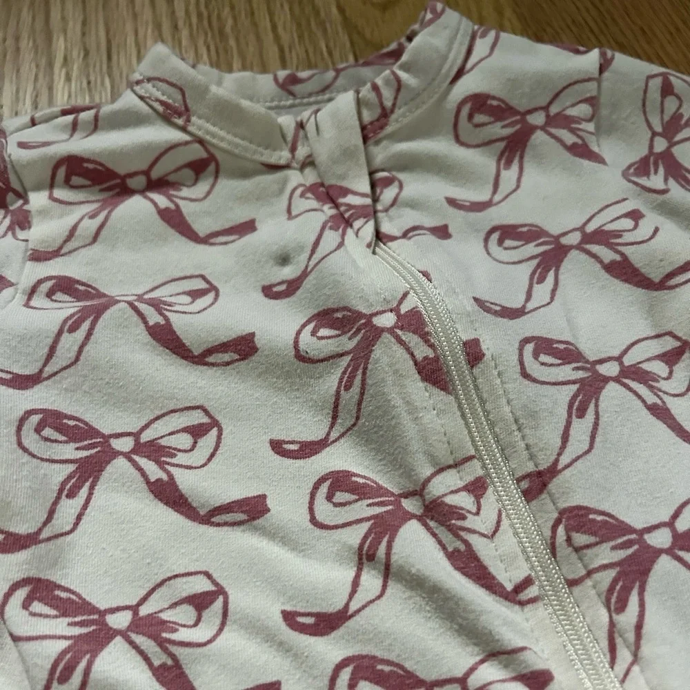 PINK CHICKEN pink bow sleeper zippy pajamas footless newborn baby size 0-3M